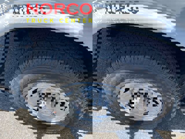 Used 2018 Chevrolet Express 2500 image 18