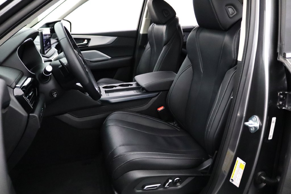 Certified 2026 Acura MDX w/ Technology Package AWD/4WD image 2
