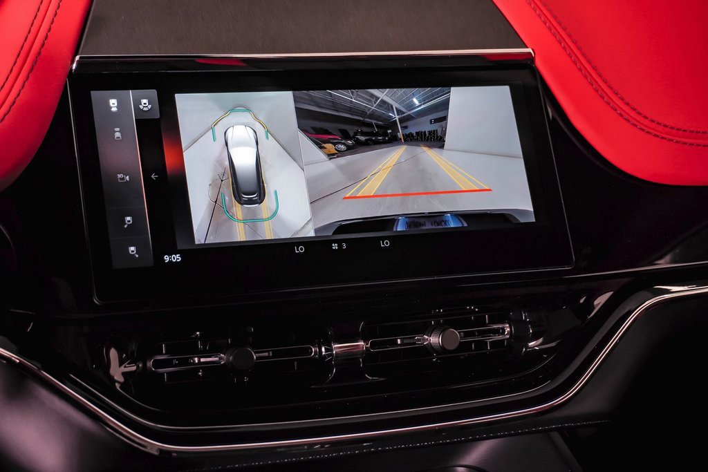 New 2025 Aston Martin DBX 707 image 29