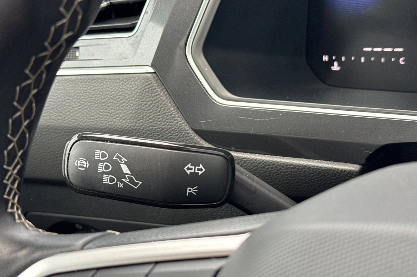 Used 2024 Volkswagen Tiguan Wolfsburg Edition FWD image 33