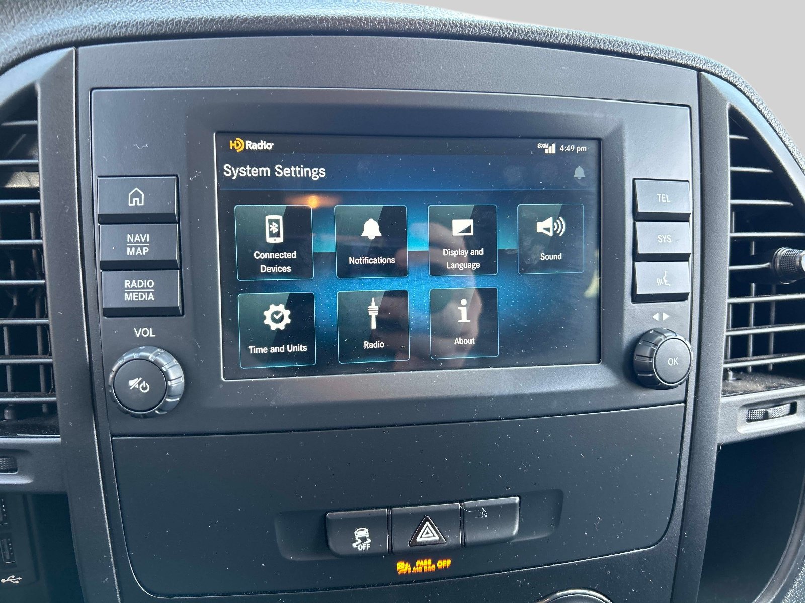 Used 2023 Mercedes-Benz Metris Passenger image 26