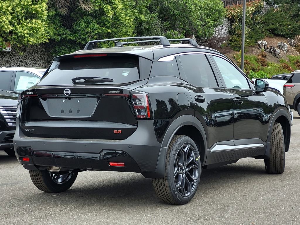 New 2025 Nissan Kicks SR w/ SR Premium Package FWD image 4