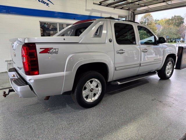 Used 2013 Chevrolet Avalanche LT w/ Suspension Package, Off-Road AWD/4WD image 12