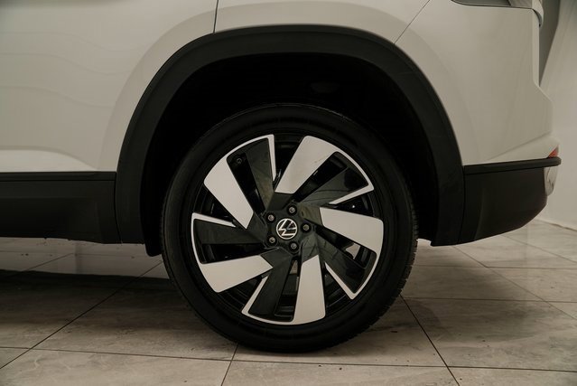 Used 2024 Volkswagen Atlas Cross Sport SE image 15