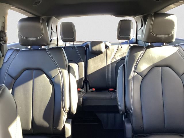 New 2026 Chrysler Pacifica Select image 14
