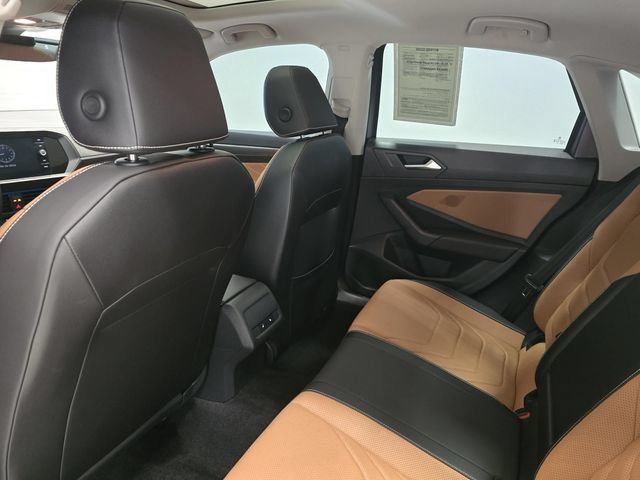 Used 2023 Volkswagen Jetta SEL FWD image 13
