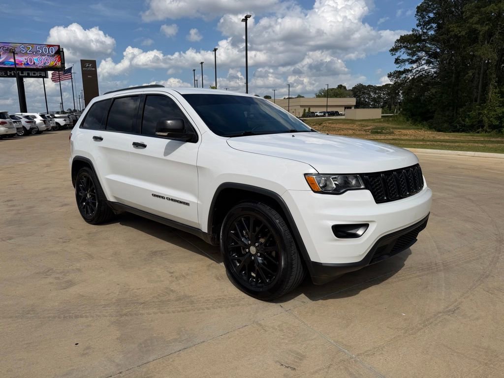 Used 2017 Jeep Grand Cherokee Limited RWD image 7