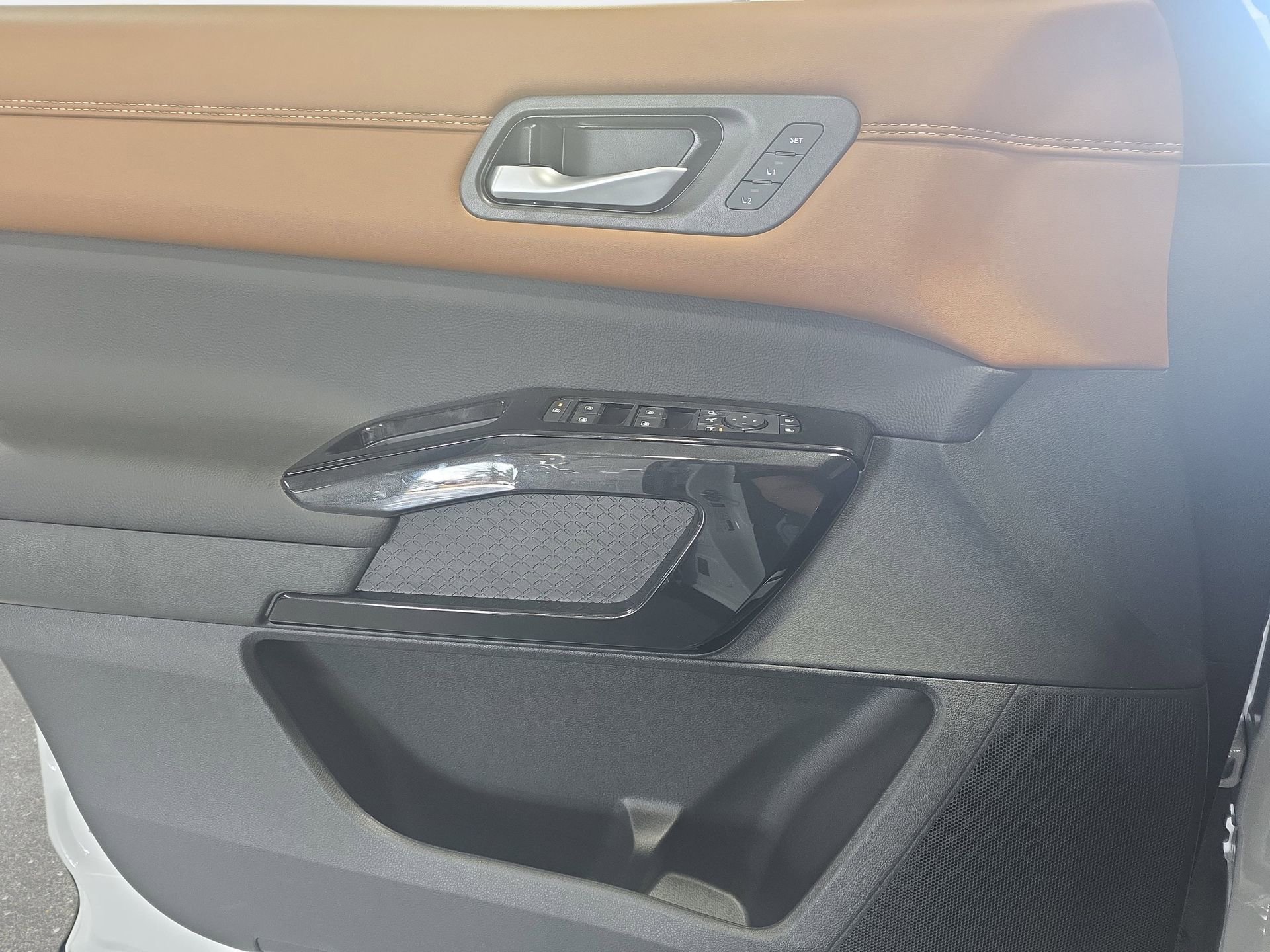 New 2026 Nissan Pathfinder Platinum image 26