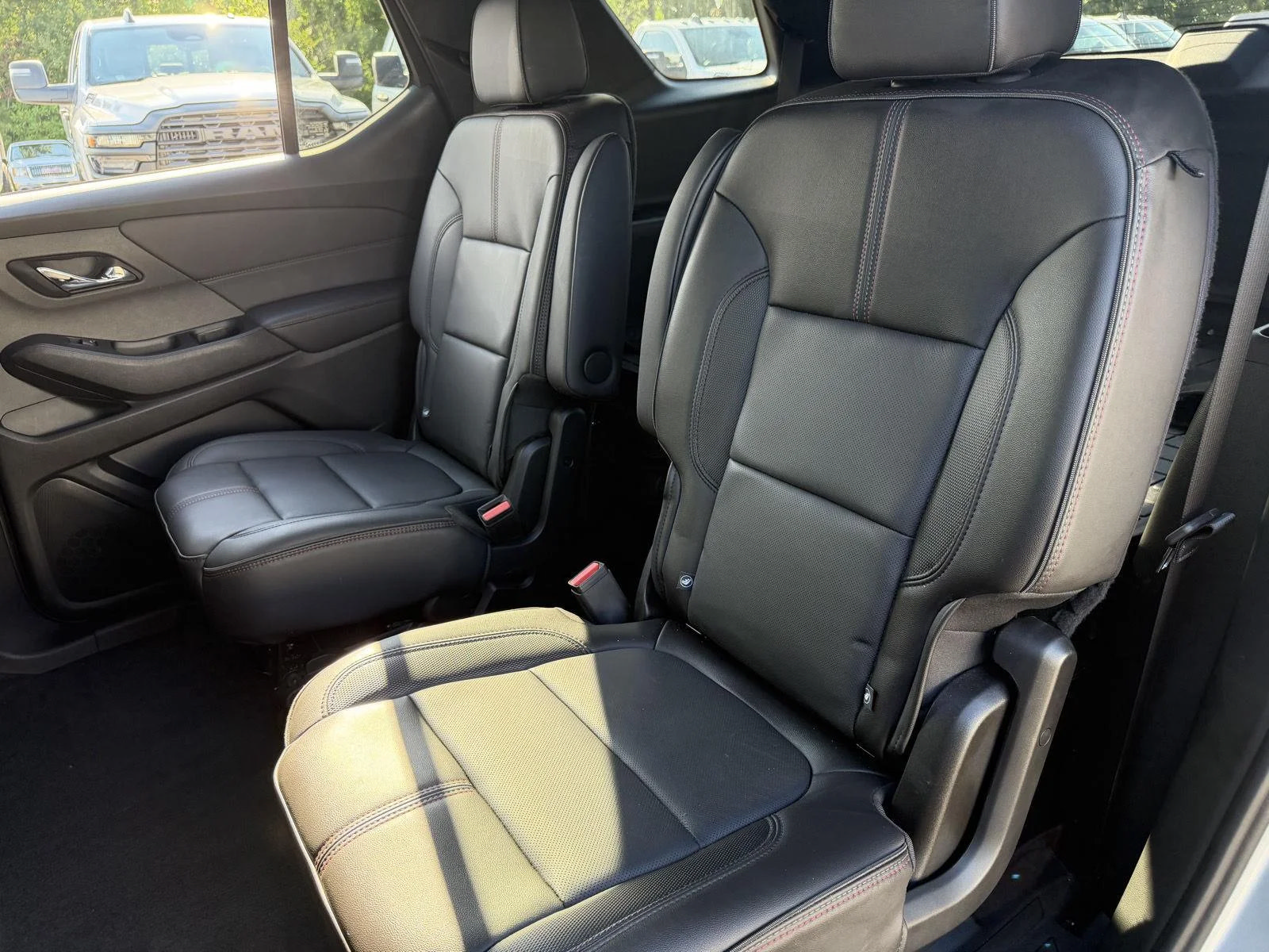 Used 2023 Chevrolet Traverse RS AWD/4WD image 17