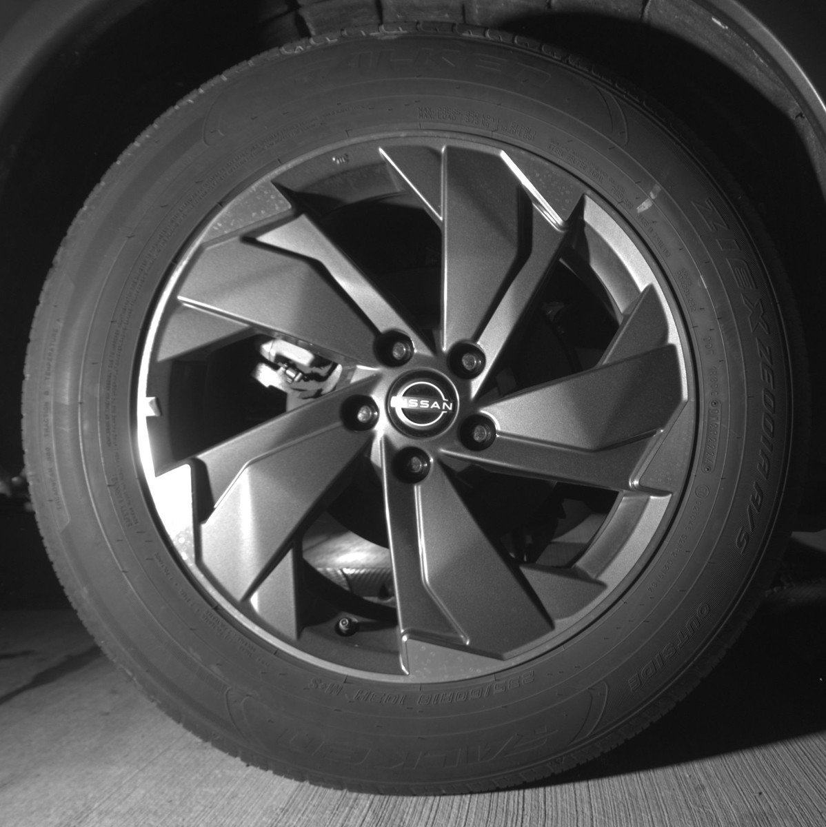 Used 2025 Nissan Rogue SV image 15