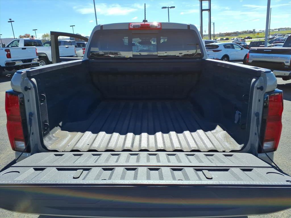 Used 2024 Chevrolet Colorado ZR2 w/ ZR2 Convenience Package III image 11