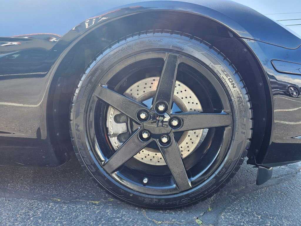 Used 2006 Chevrolet Corvette Coupe w/ Preferred Equipment Group RWD image 9