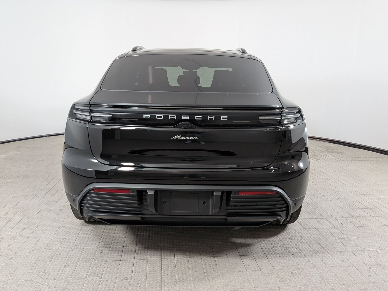 New 2026 Porsche Macan Electric RWD image 10