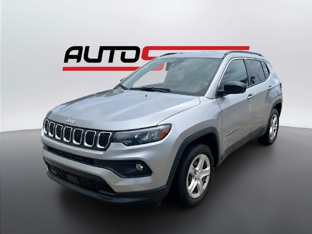 Used 2023 Jeep Compass Latitude w/ Convenience Group AWD/4WD image 3