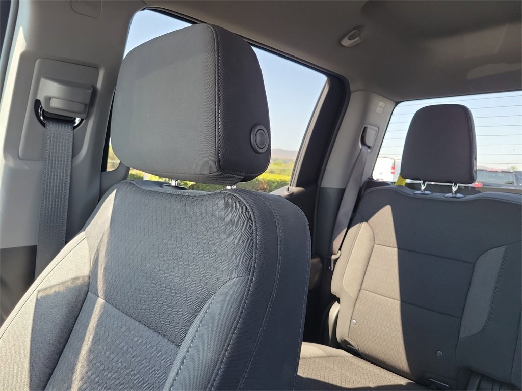 Used 2025 Chevrolet Silverado 1500 Custom image 12