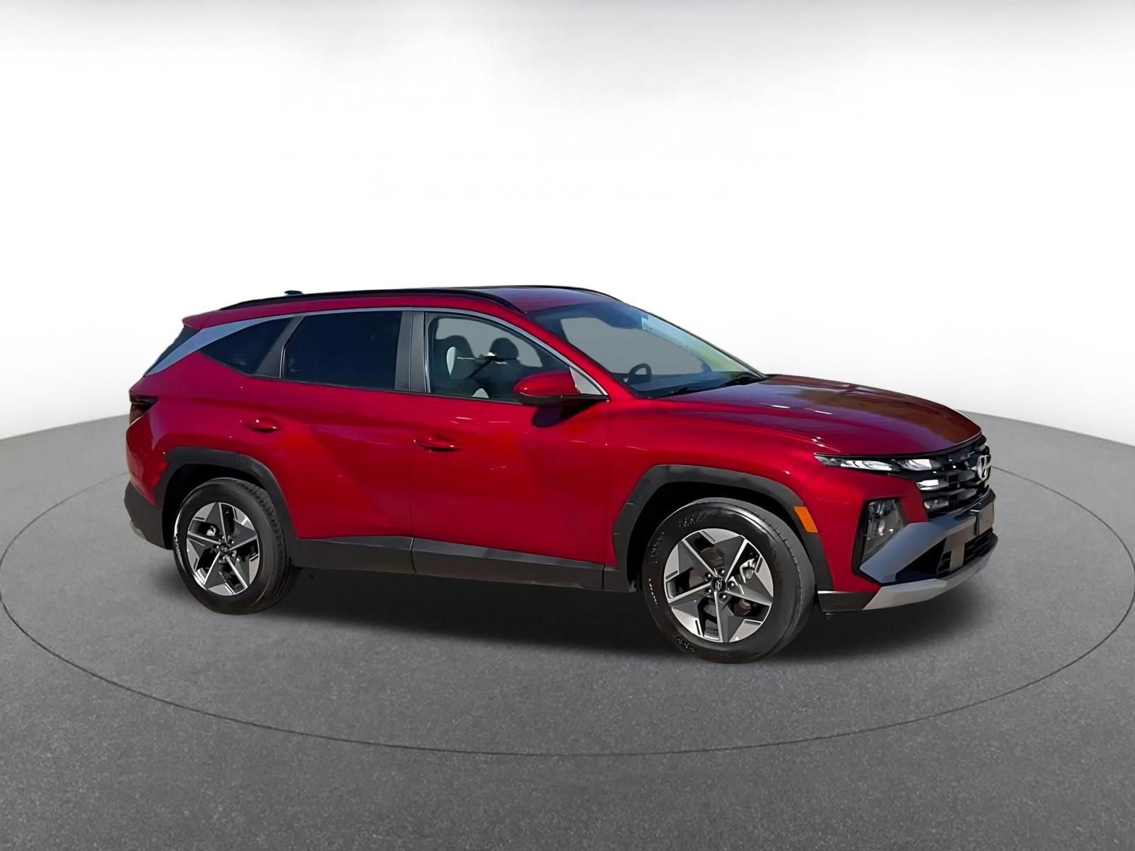 Used 2025 Hyundai Tucson SEL FWD image 2