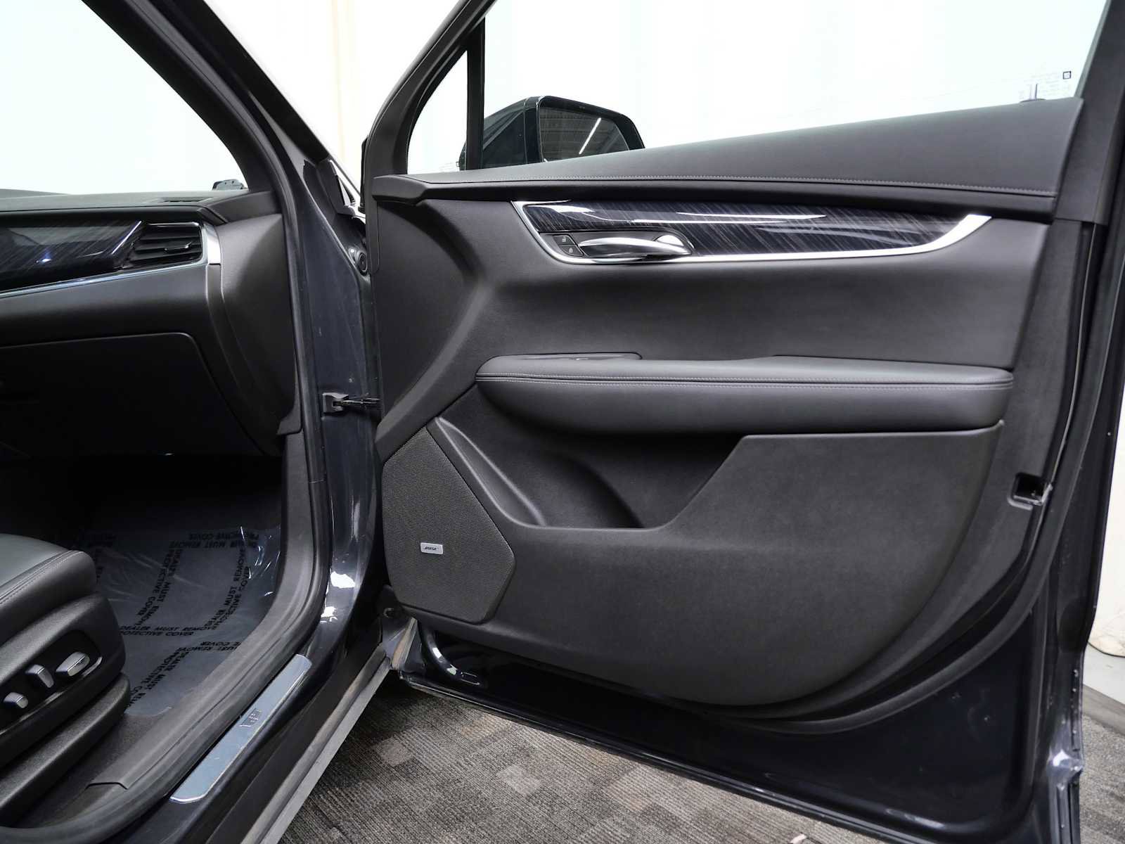 Used 2020 Cadillac XT6 Premium Luxury image 10