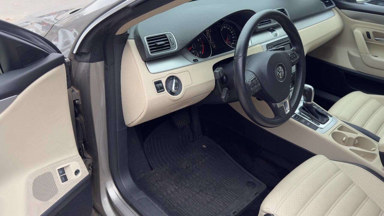 Used 2012 Volkswagen CC Sport image 25