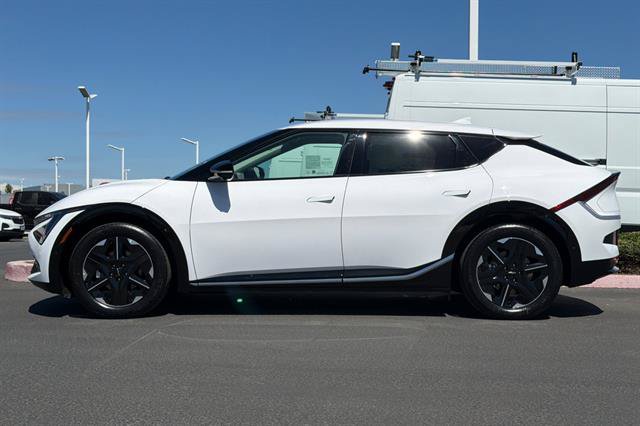 New 2026 Kia EV6 Wind RWD image 7