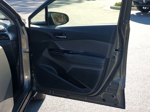 Used 2021 Toyota C-HR XLE image 40