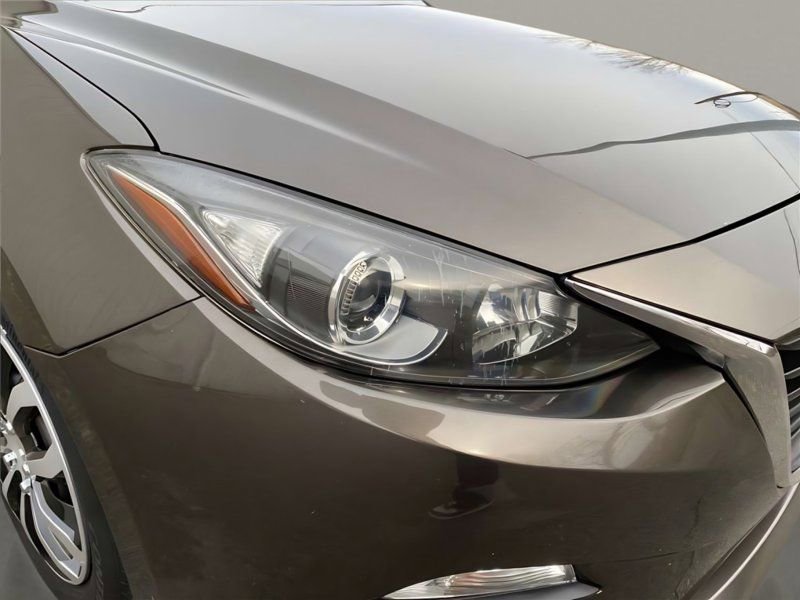 Used 2014 MAZDA MAZDA3 i SV image 2