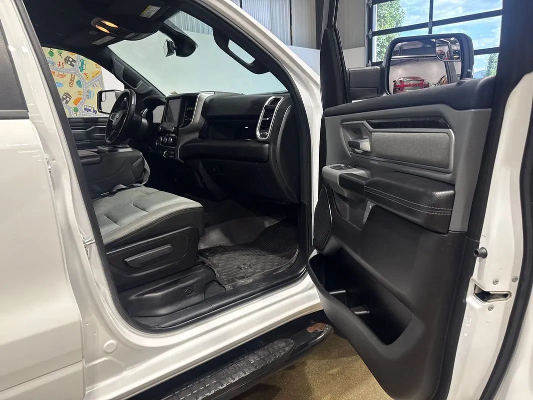 Used 2022 RAM 1500 Big Horn AWD/4WD image 60