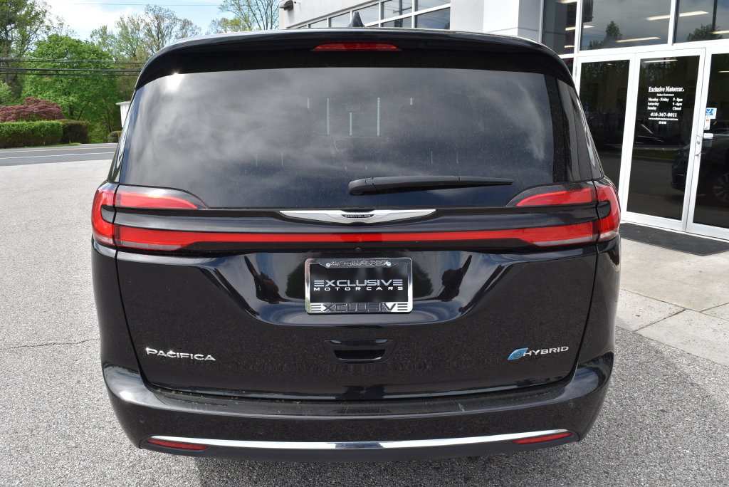 Used 2024 Chrysler Pacifica Limited FWD image 6