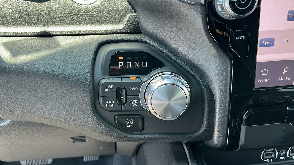 Used 2025 RAM 1500 Laramie w/ Sport Appearance Package AWD/4WD image 15