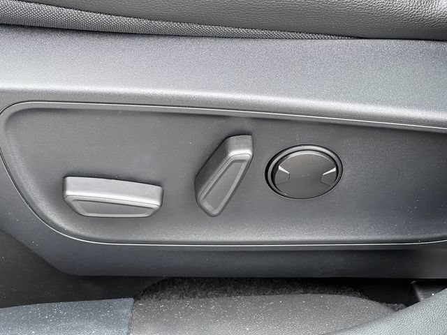 New 2024 Ford Escape SE w/ PHEV Premium Package FWD image 11