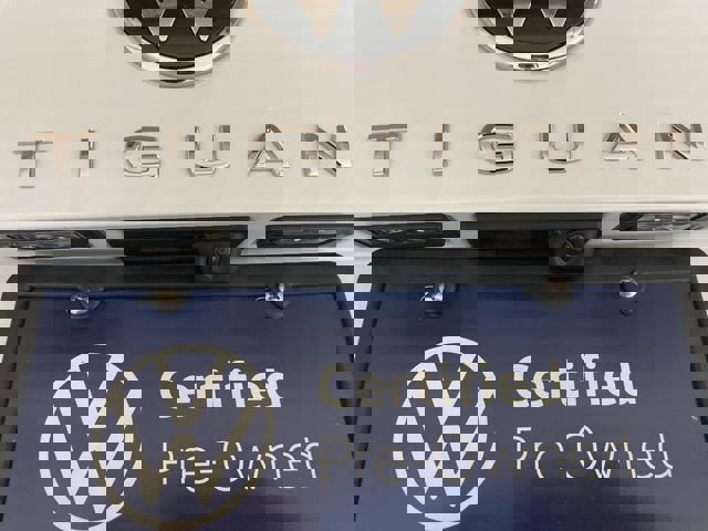 Used 2022 Volkswagen Tiguan SE R-Line image 8