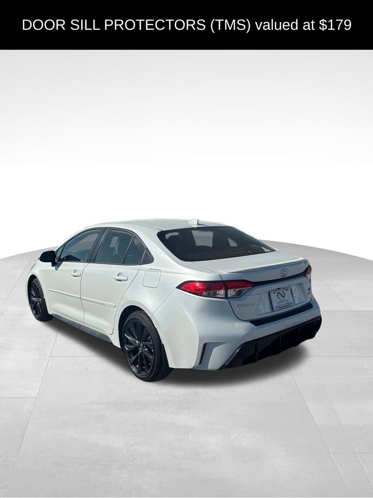 Used 2026 Toyota Corolla SE image 5