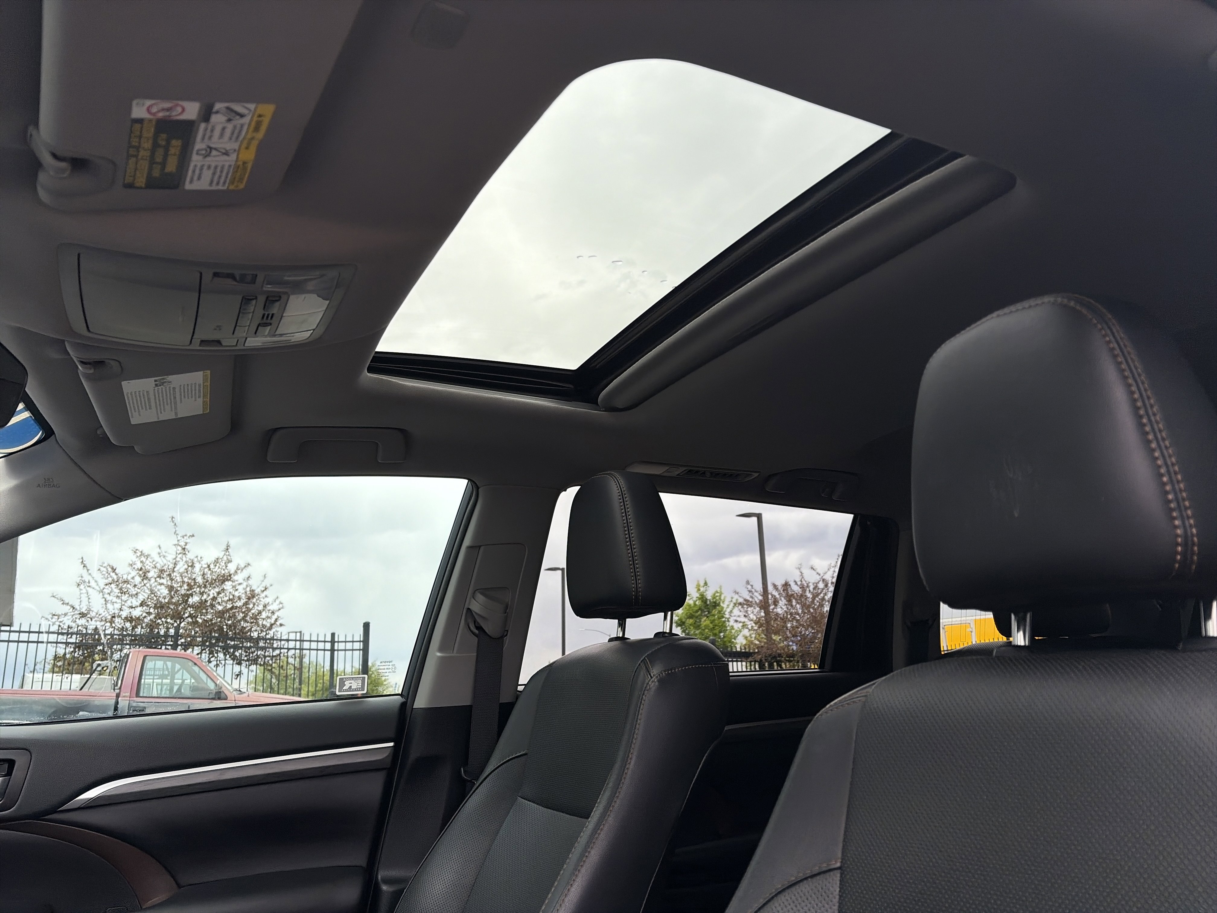 Used 2019 Toyota Highlander Limited AWD/4WD image 35