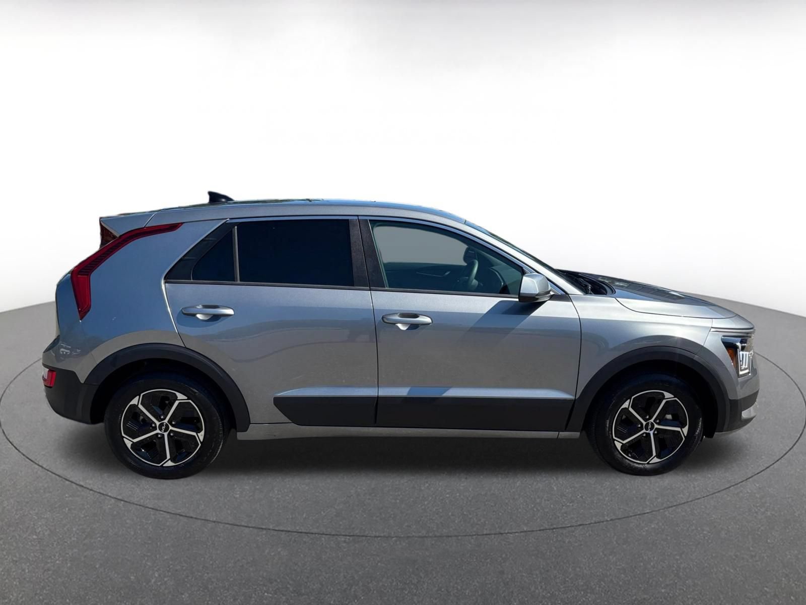 Used 2026 Kia Niro LX FWD image 15
