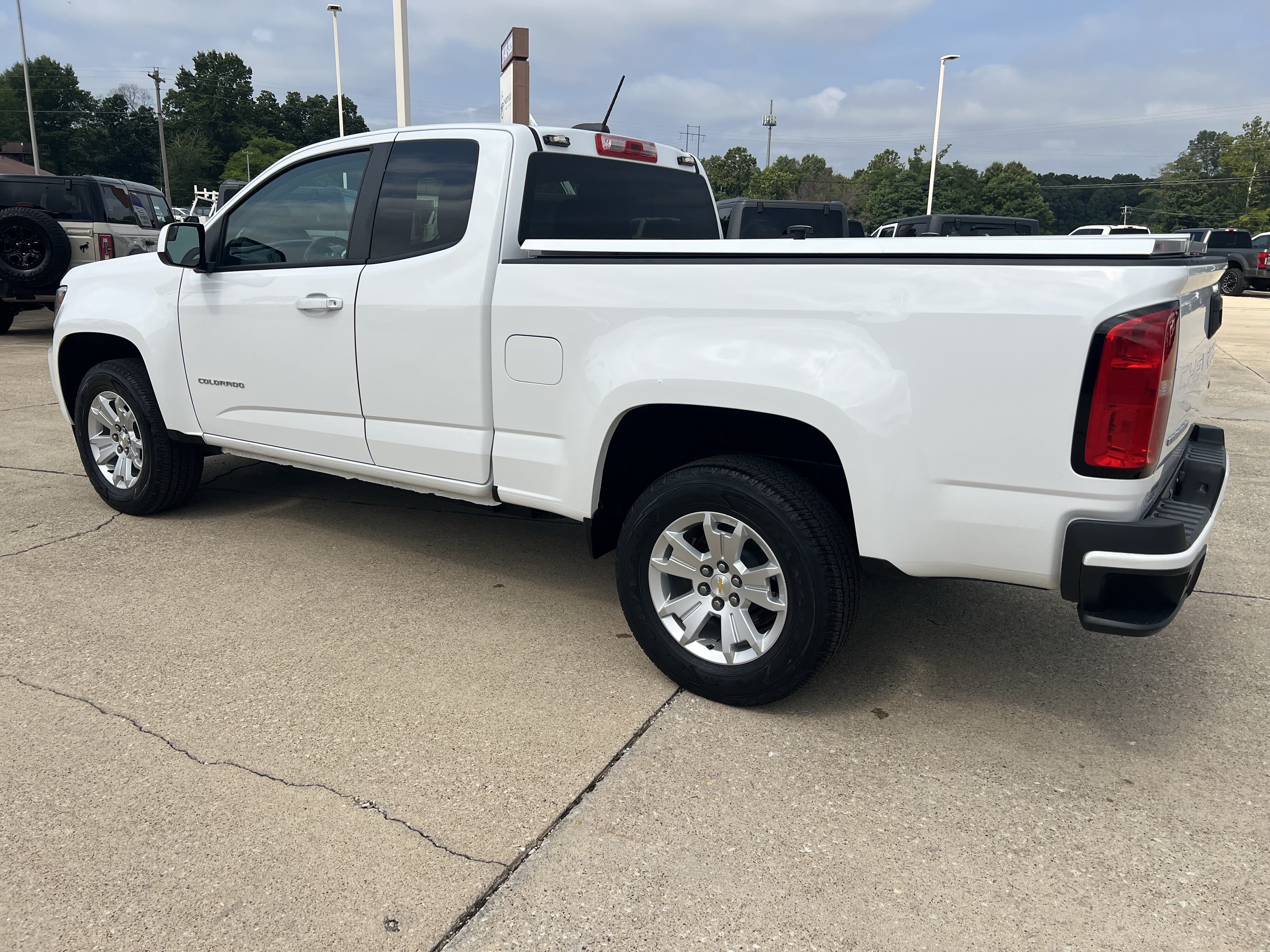 Used 2022 Chevrolet Colorado LT w/ Fleet Safety Package RWD image 7