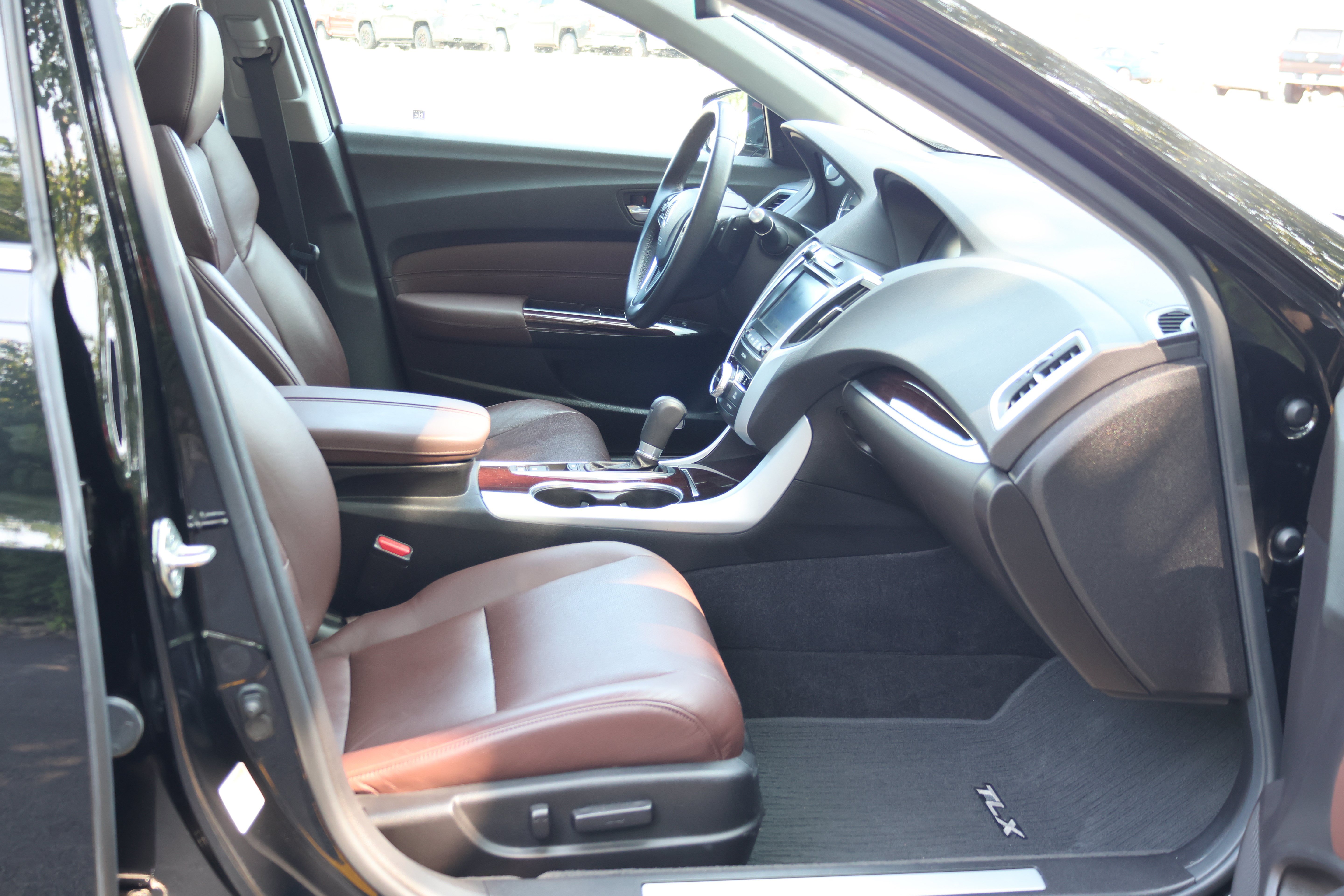 Used 2017 Acura TLX w/ Technology Package FWD image 34