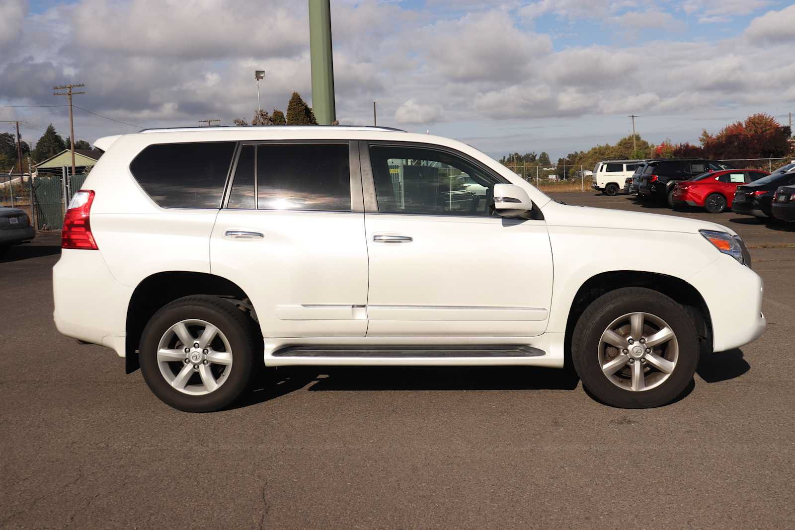 Used 2013 Lexus GX 460 w/ Convenience Pkg AWD/4WD image 4