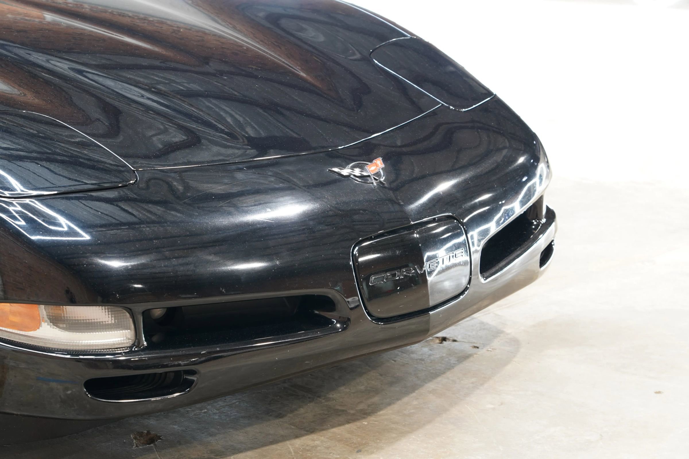 Used 2004 Chevrolet Corvette Convertible w/ Preferred Equipment Group image 3