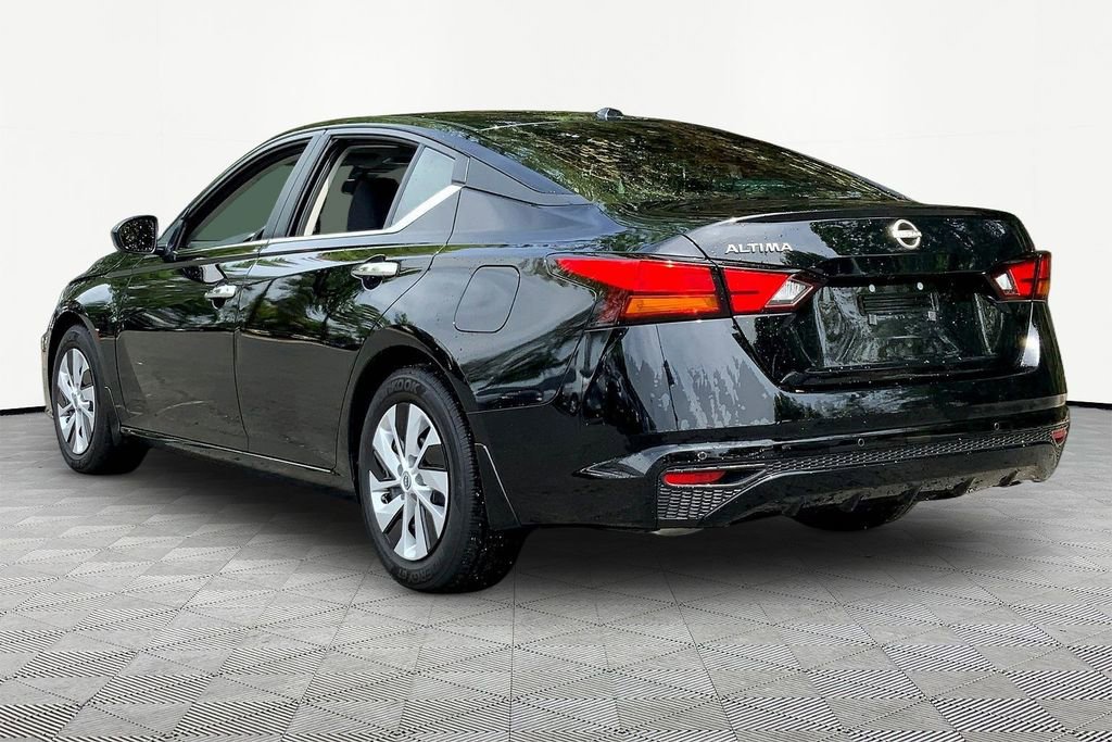 Used 2025 Nissan Altima 2.5 S image 4