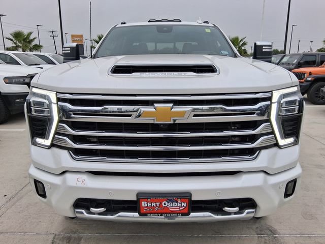 Used 2024 Chevrolet Silverado 2500 High Country w/ Technology Package AWD/4WD image 2
