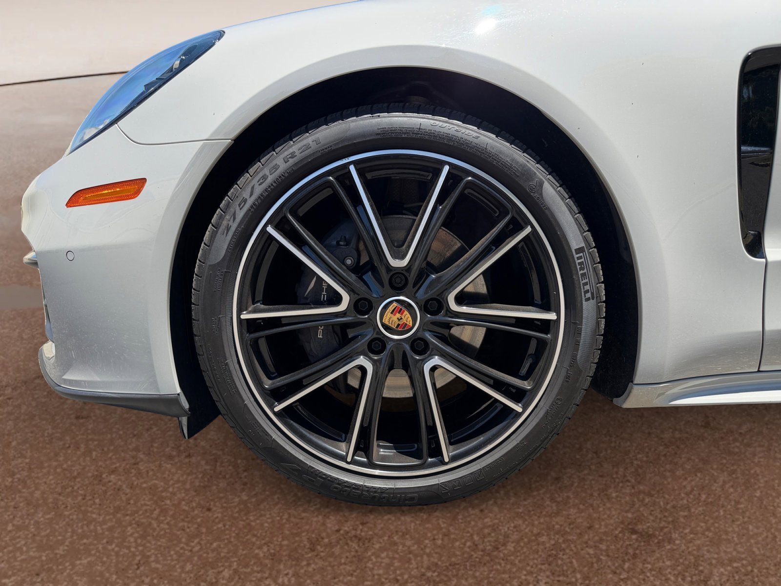 Used 2023 Porsche Panamera image 9