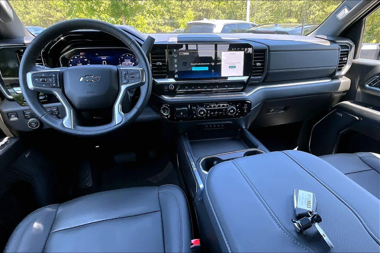 Used 2024 Chevrolet Silverado 2500 LTZ w/ LTZ Plus Package AWD/4WD image 15