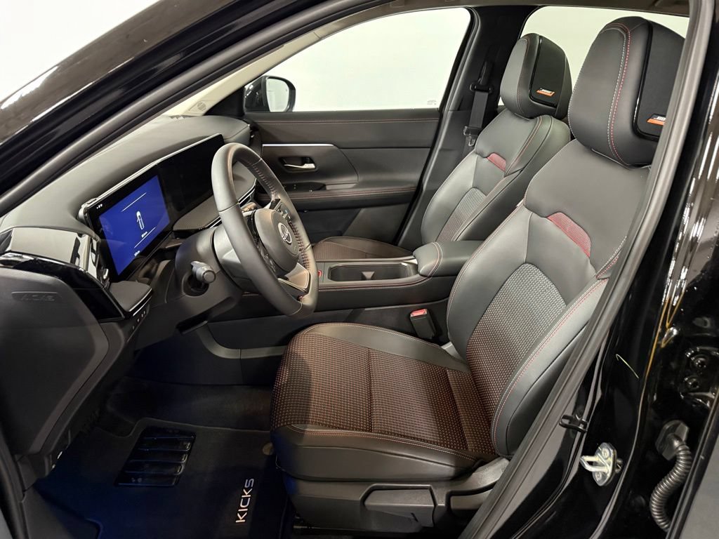 Used 2025 Nissan Kicks SR w/ SR Premium Package AWD/4WD image 9