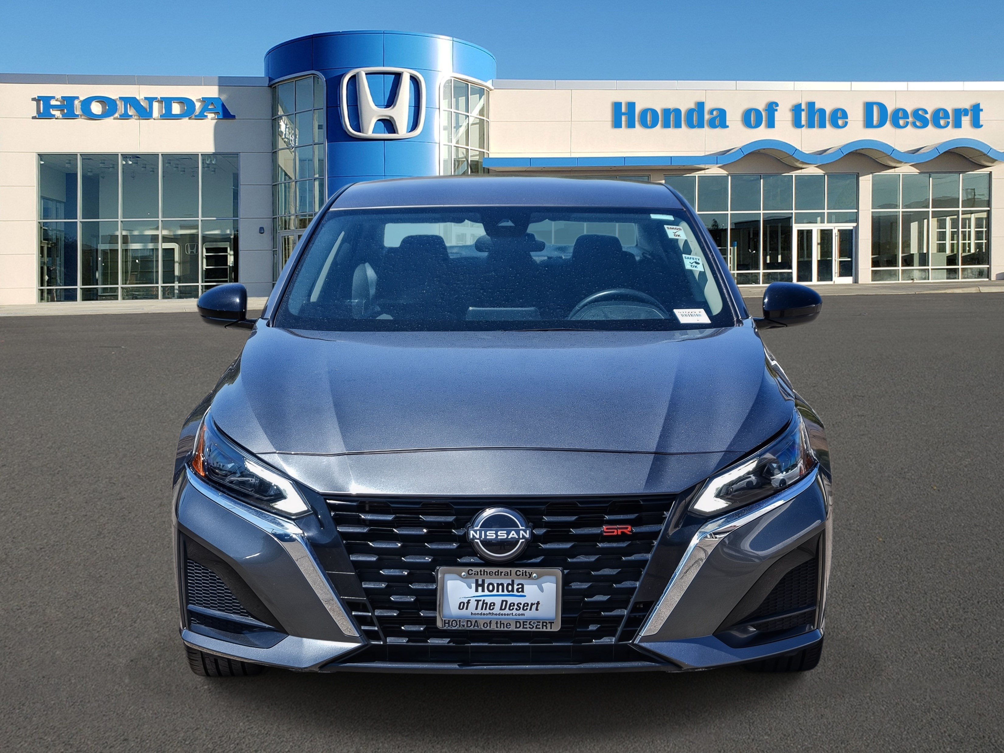 Used 2024 Nissan Altima 2.5 SR FWD image 2