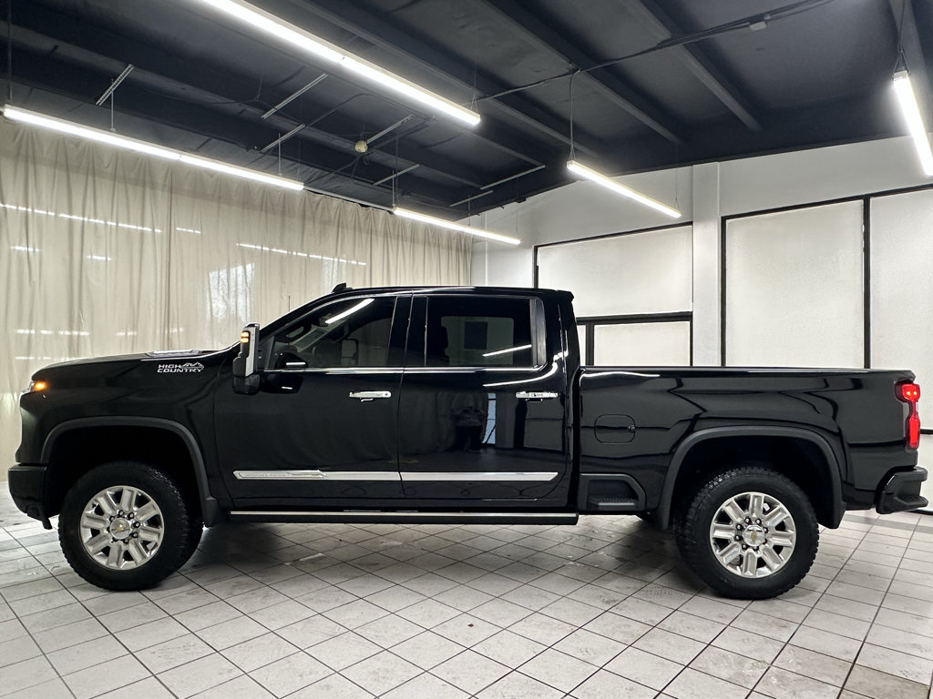 Used 2024 Chevrolet Silverado 2500 High Country AWD/4WD image 12