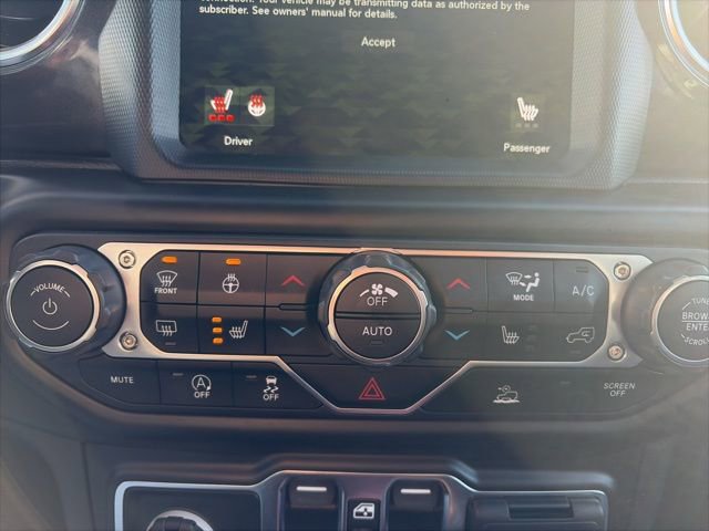 Used 2022 Jeep Wrangler Unlimited Sahara AWD/4WD image 23