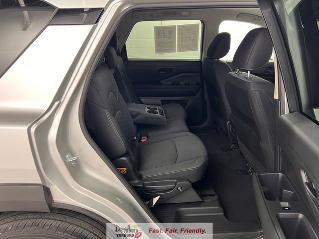 Used 2025 Nissan Pathfinder SV FWD image 40