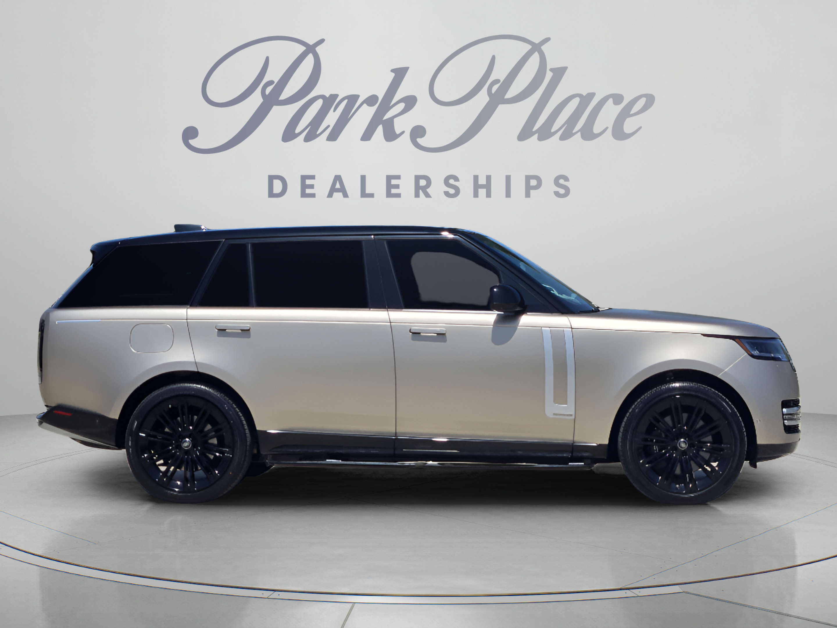 Used 2025 Land Rover Range Rover Long Wheelbase Autobiography AWD/4WD image 6