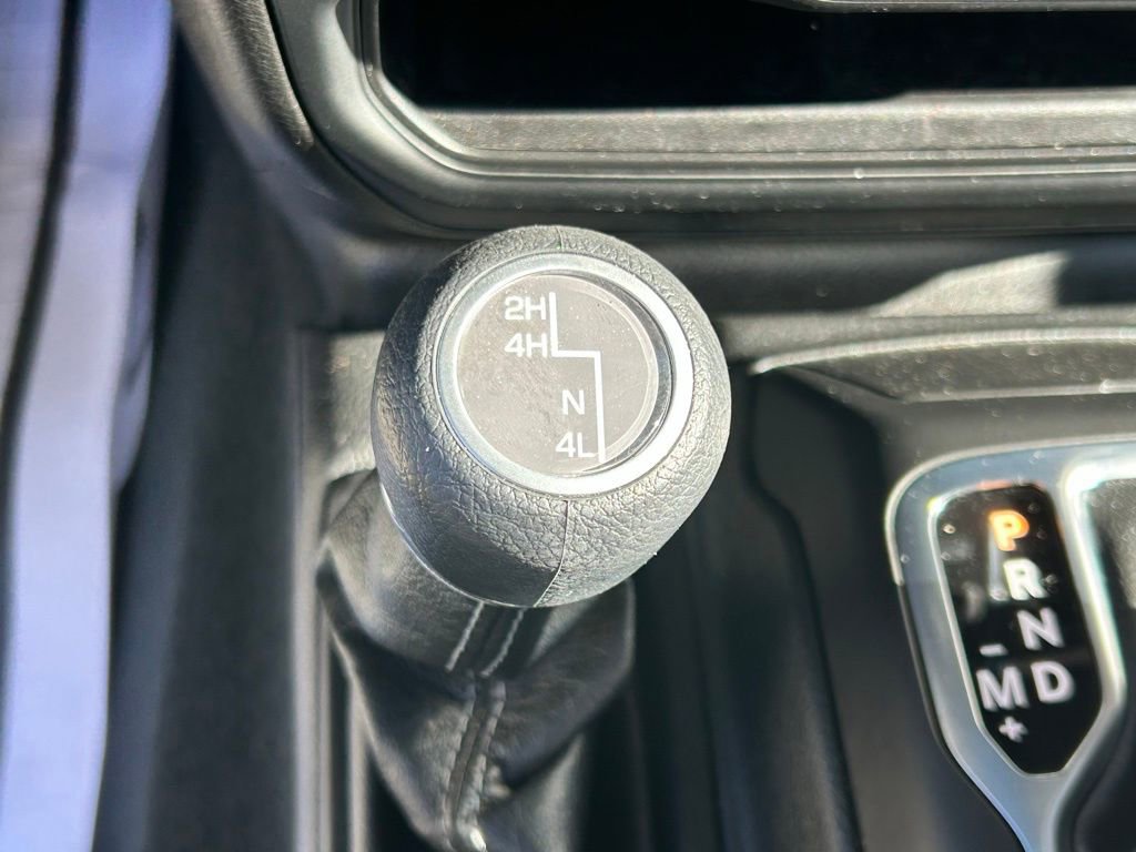 Used 2024 Jeep Wrangler Sahara image 35