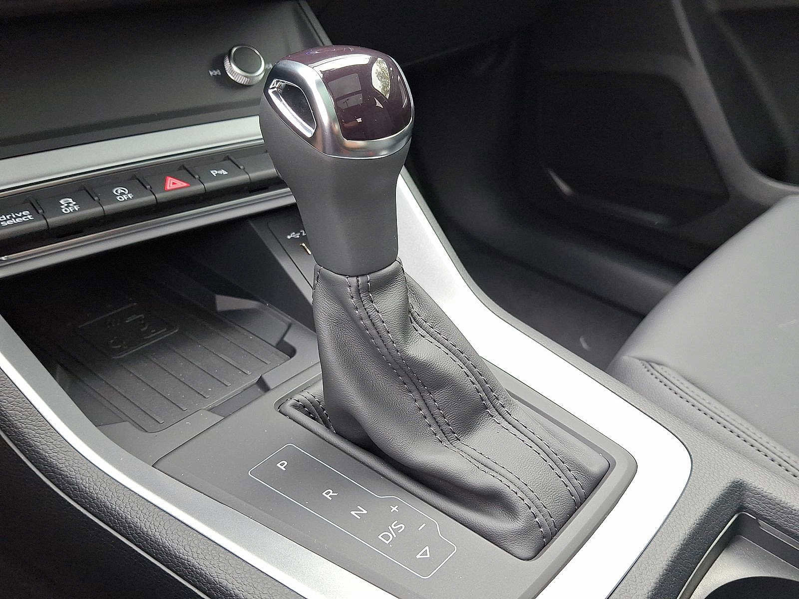 New 2025 Audi Q3 2.0T Premium image 13