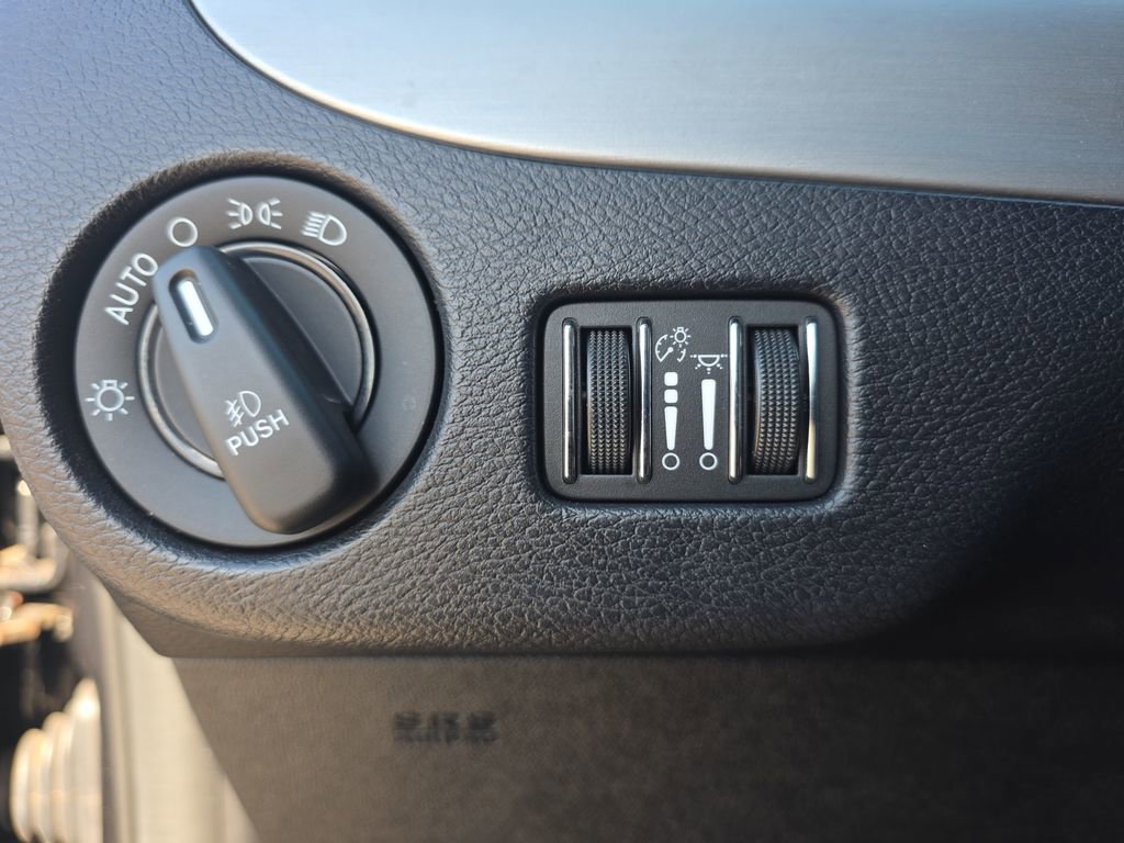 Used 2019 Dodge Grand Caravan GT image 28